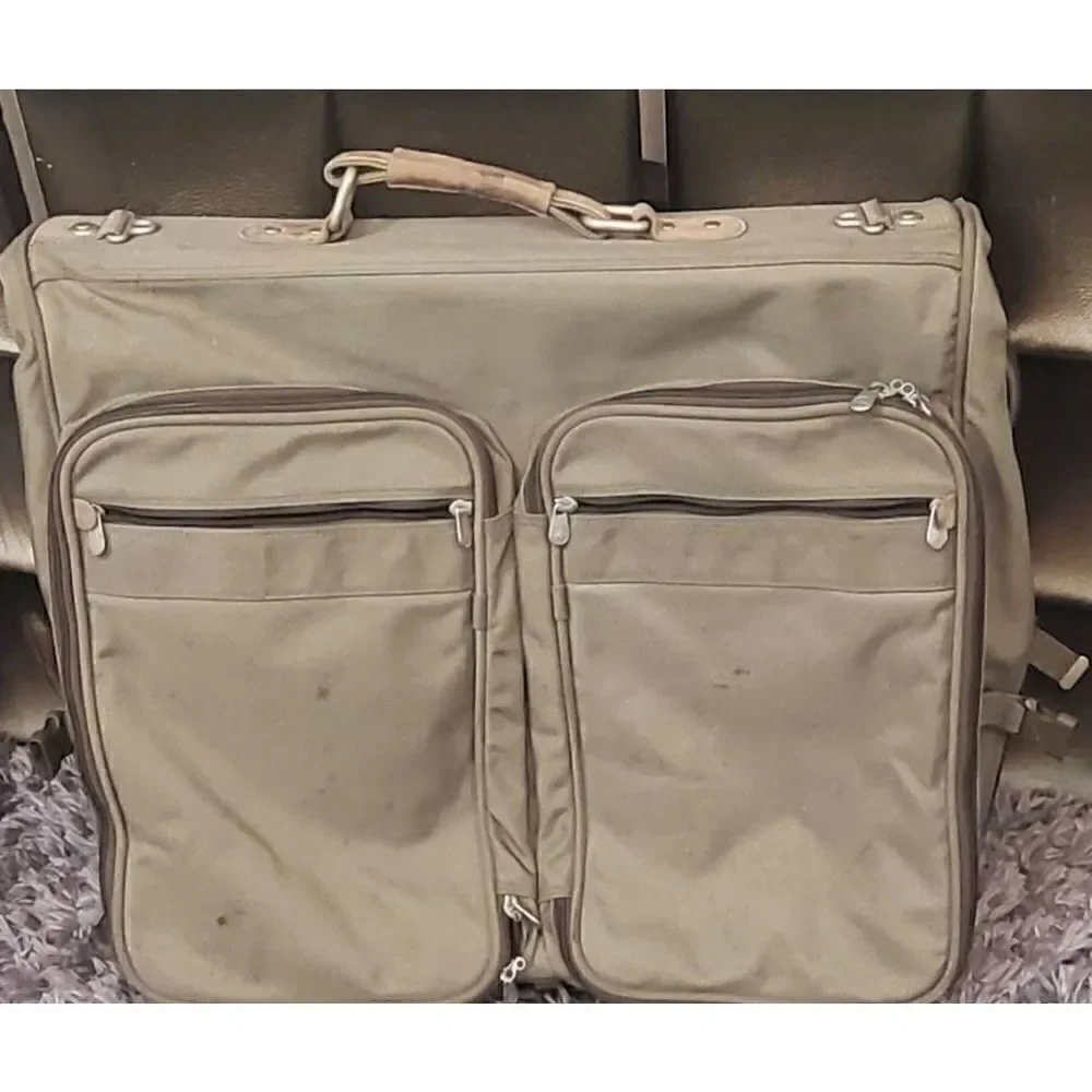 Briggs & Riley wardrobe bag